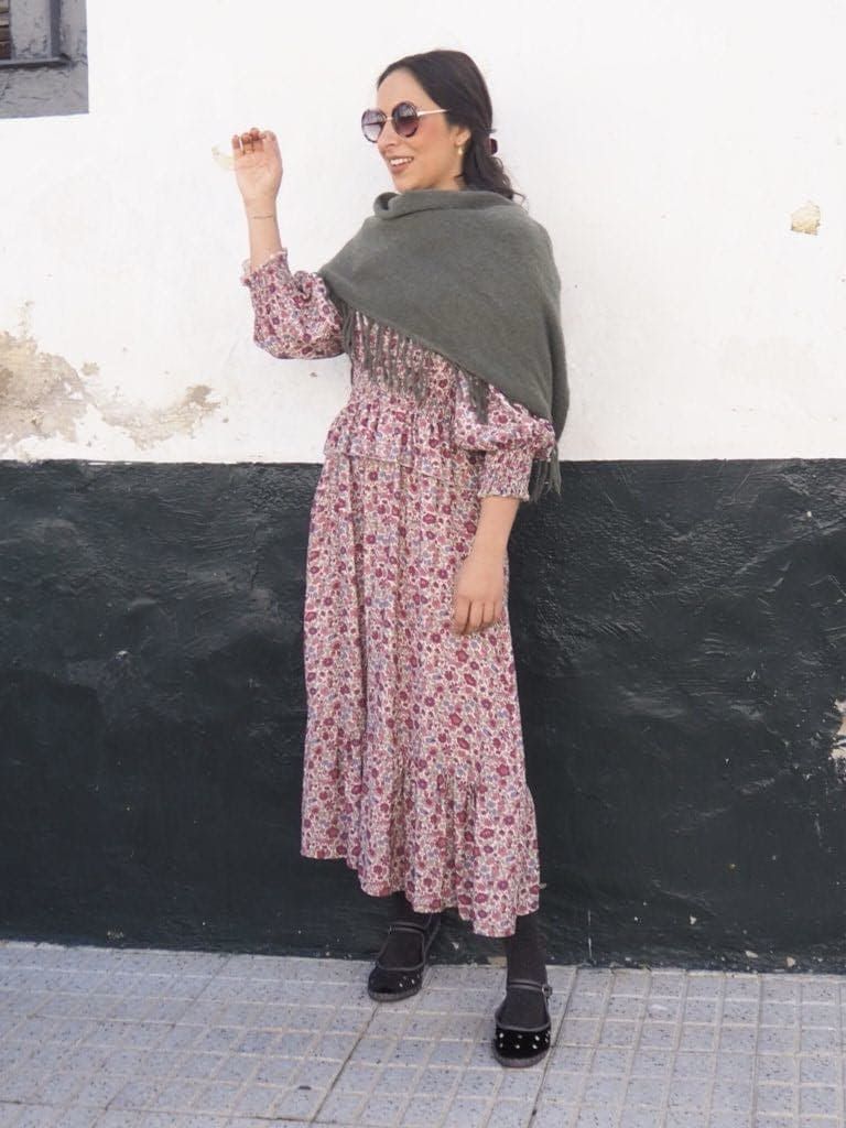 Vestido flores con corte en cintura y media manga