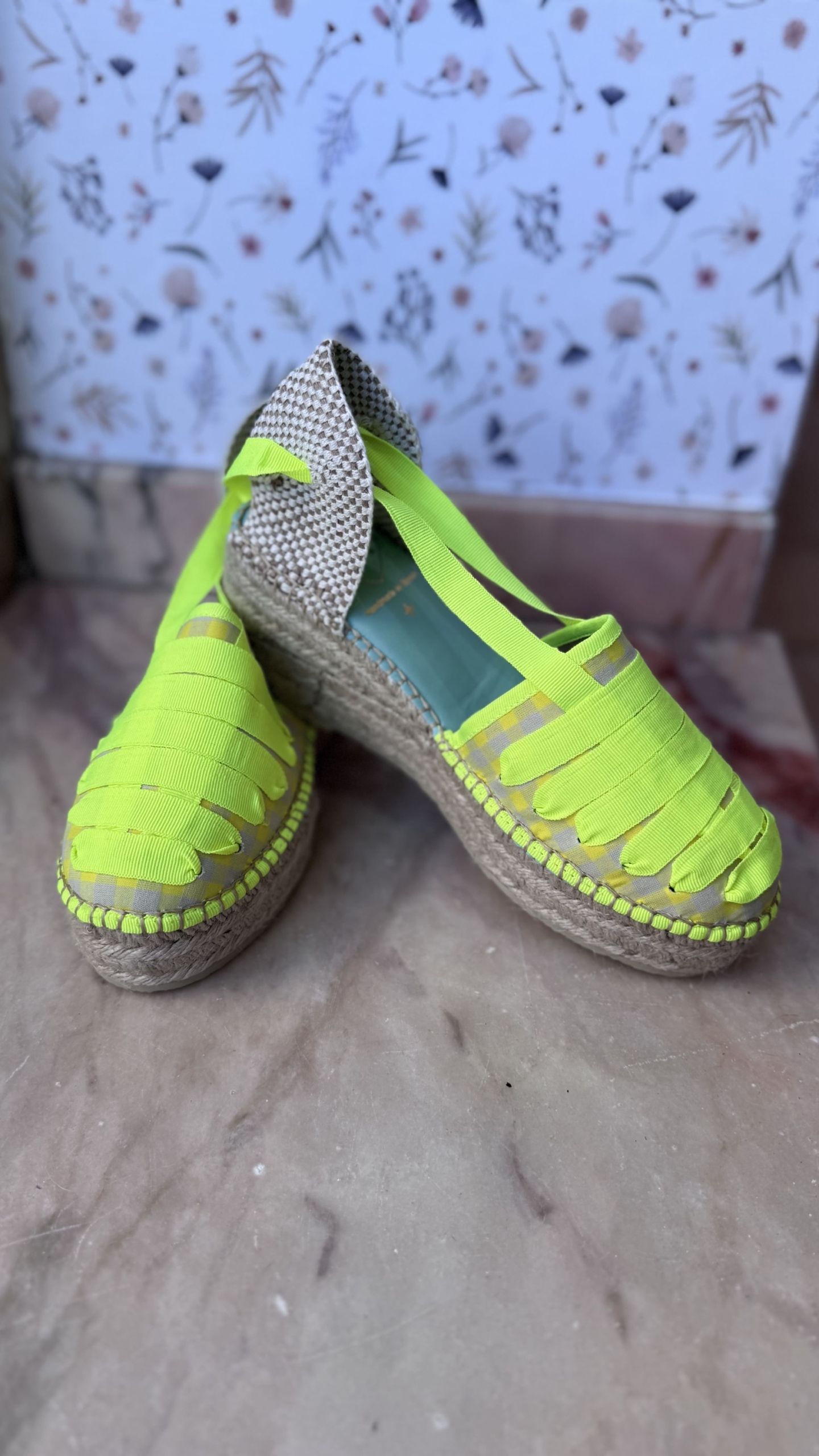 Cuña media vichy amarillas fluor