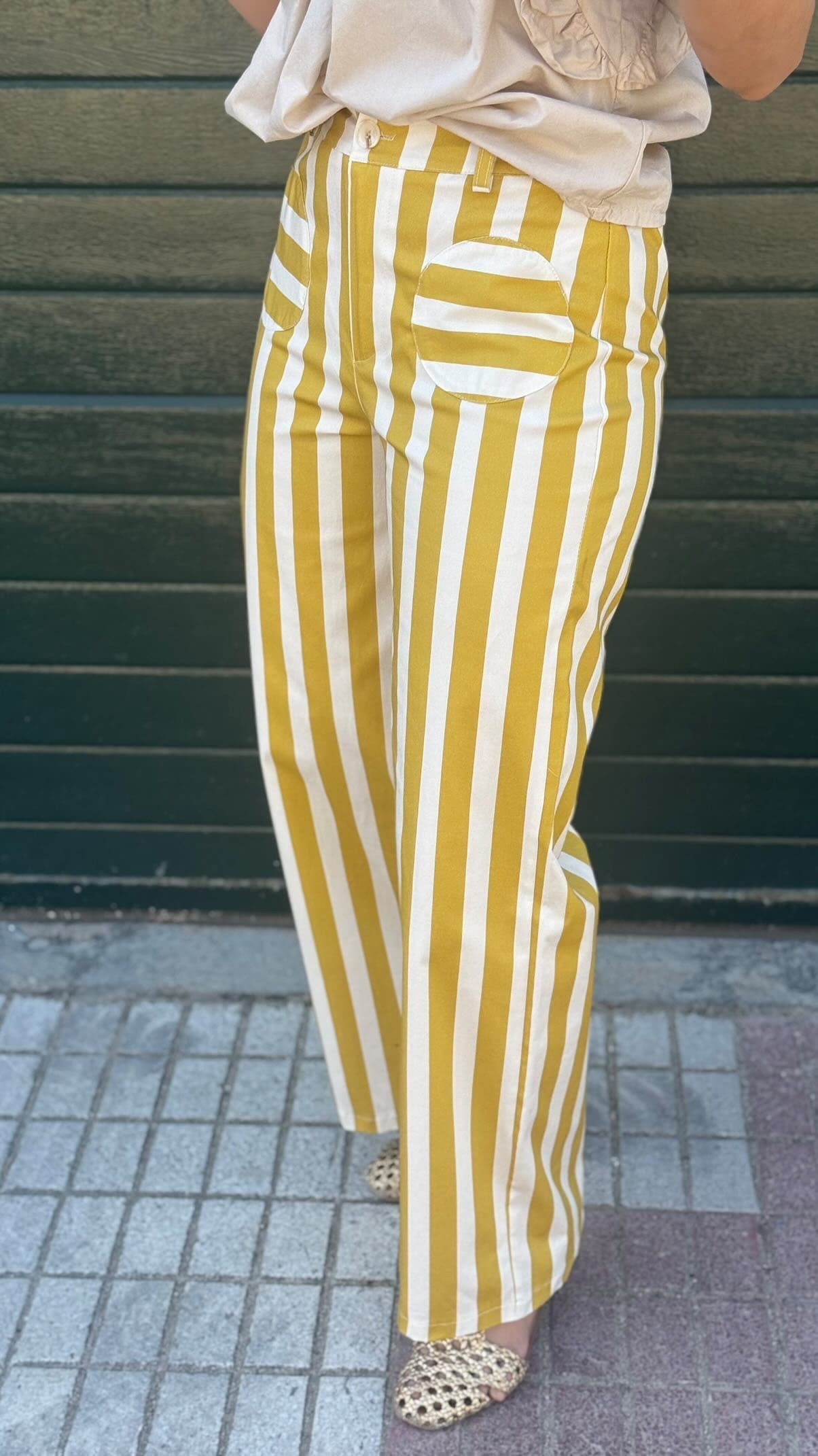 Pantalón rayas amarillas tiro medio - Imagen 2