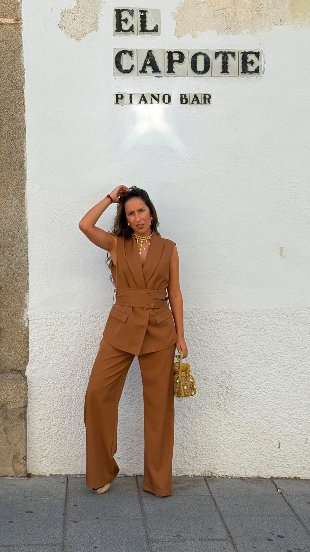 Conjunto chaleco pantalón el capote