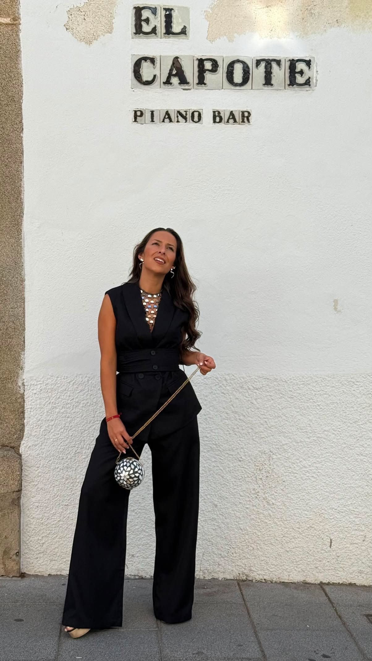 Conjunto chaleco y pantalón negro - Imagen 8