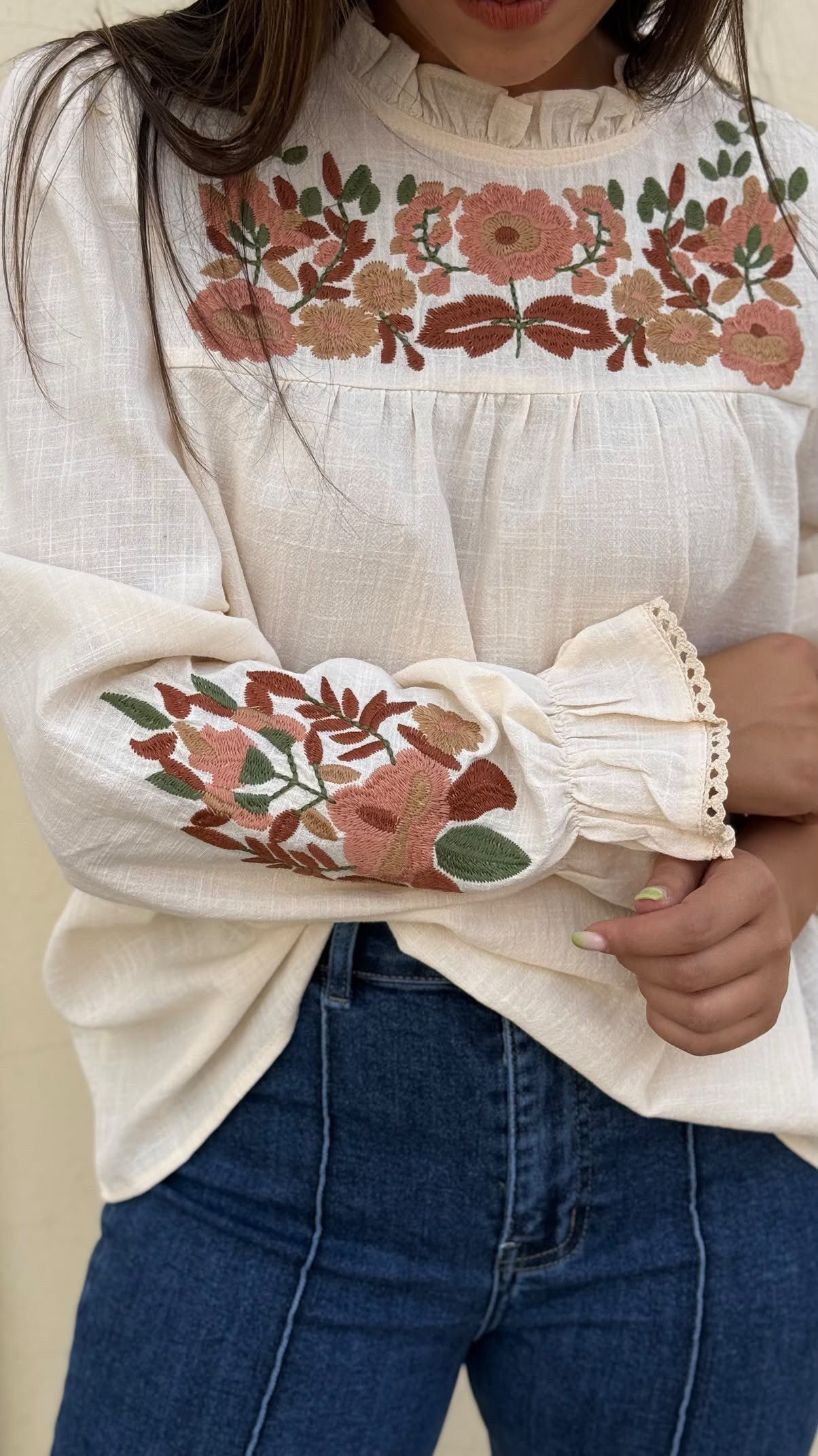 Camisa bordados beige - Imagen 3